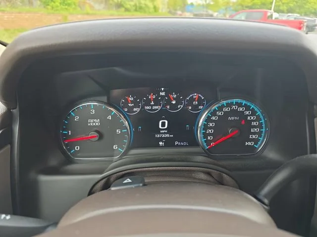 Used 2018 WHITE FROST TRICOAT GMC Denali image 22