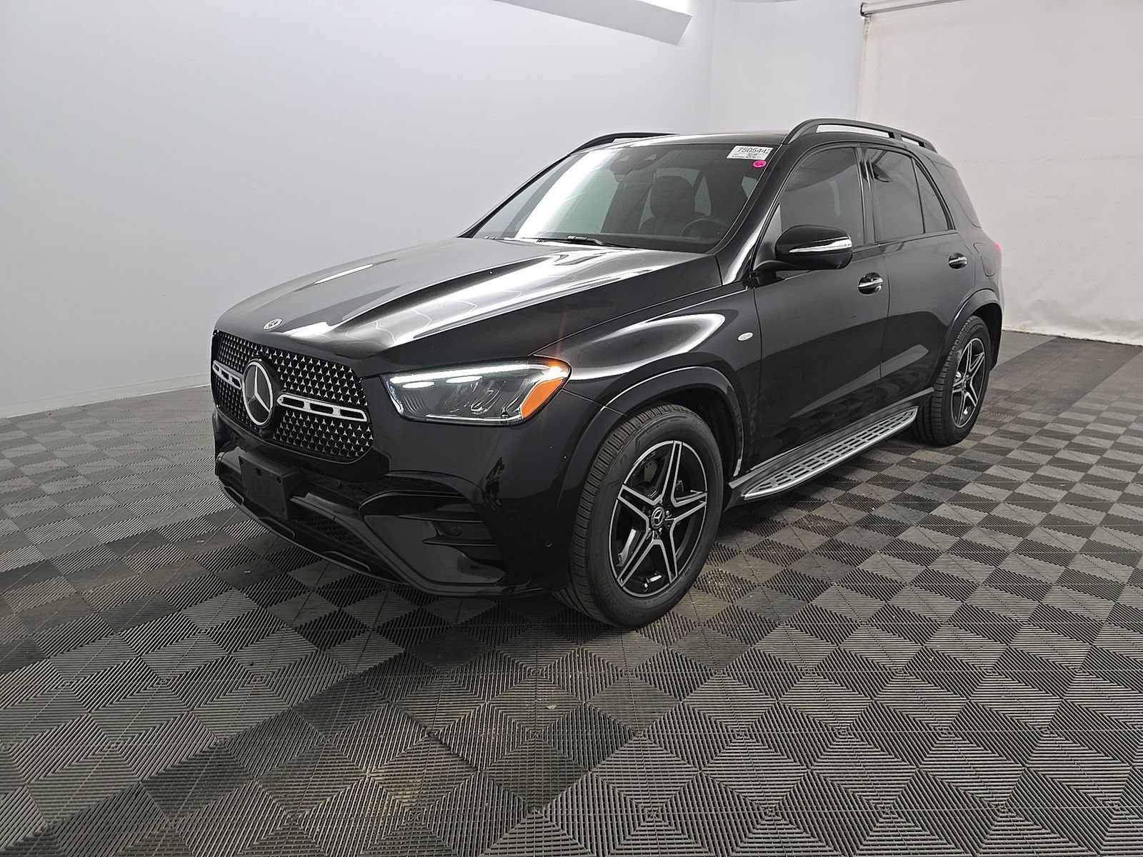 Certified Used 2025 Black Mercedes-Benz GLE 450e image 1