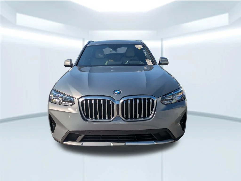 Used 2024 Gray BMW sDrive30i image 4