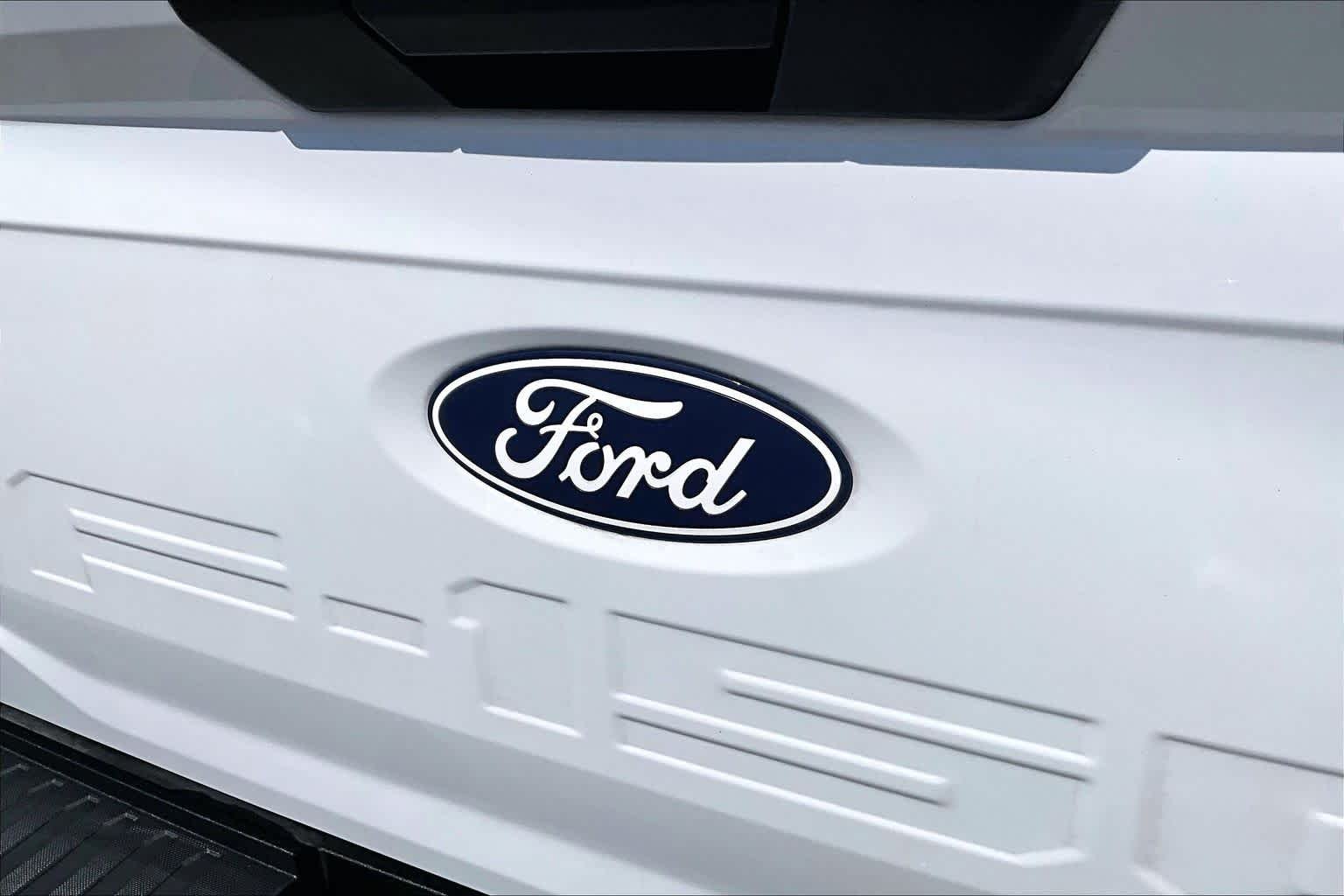 Used 2025 Oxford White Ford STX image 29