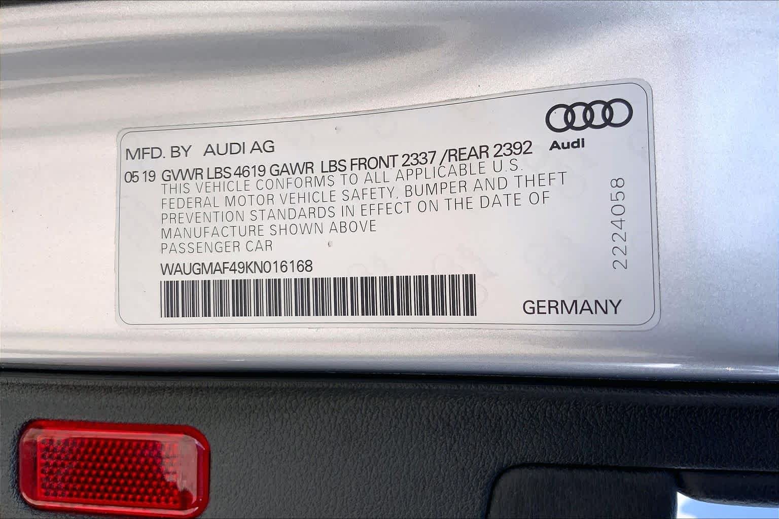 Used 2019 Florett Silver Metallic Audi Titanium Premium image 36