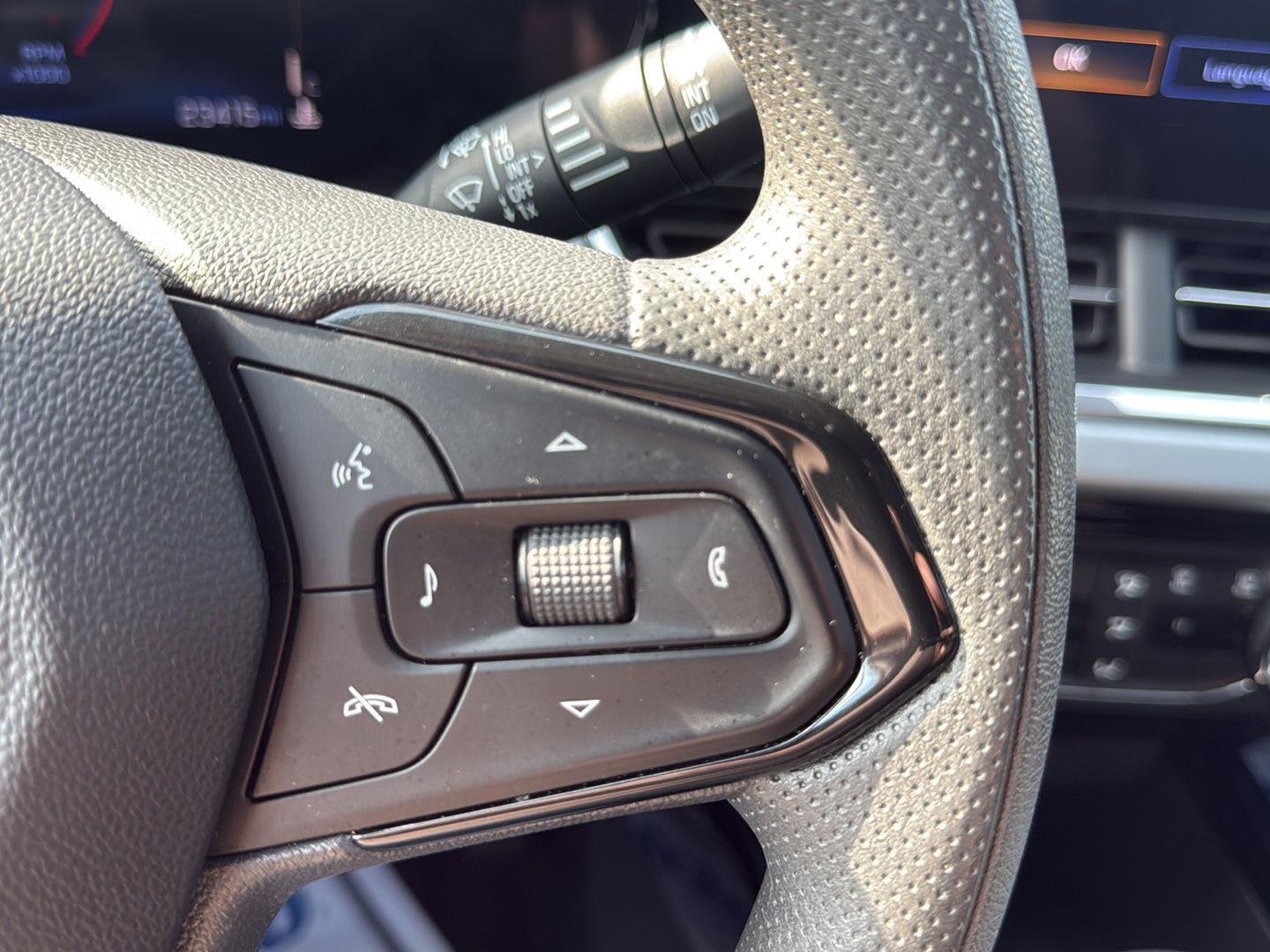 2025 Chevrolet Trax LT - Photo 28