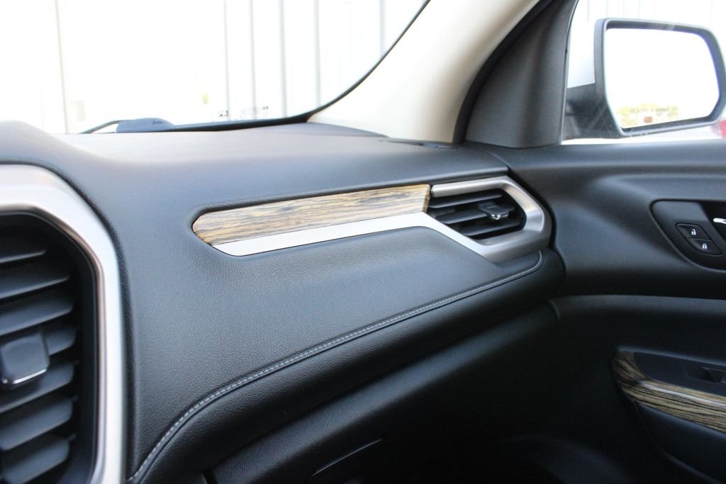 Used 2019 Silver GMC Denali image 22