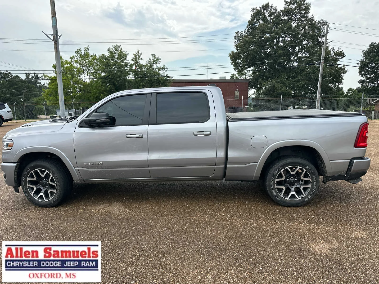 Certified Used 2025 Billet Silver Metallic Clearcoat Ram Laramie image 6