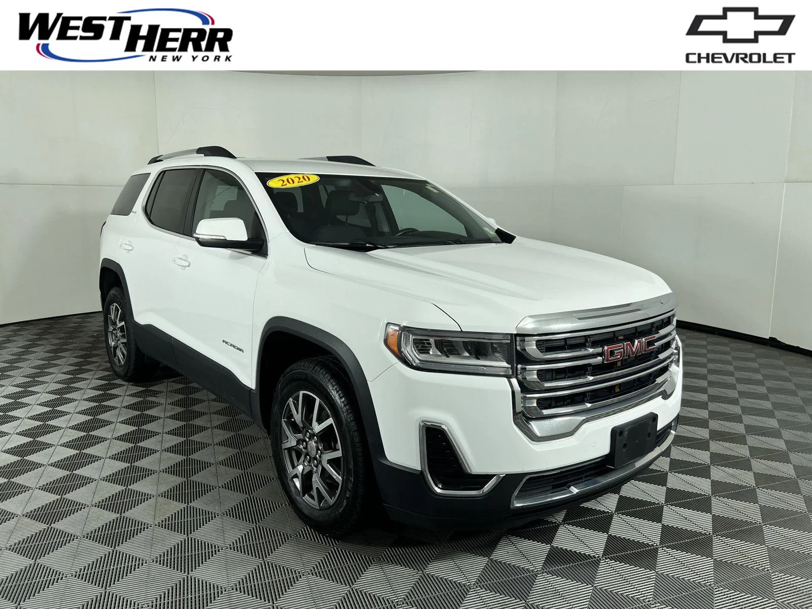 Used 2020 SUMMIT WHITE GMC SLE image 1