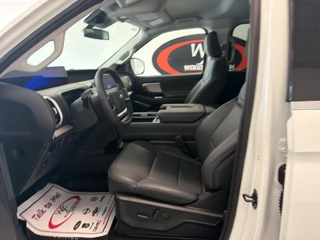 New 2027 Star White Metallic Tri-Coat Ford MAX Active image 24