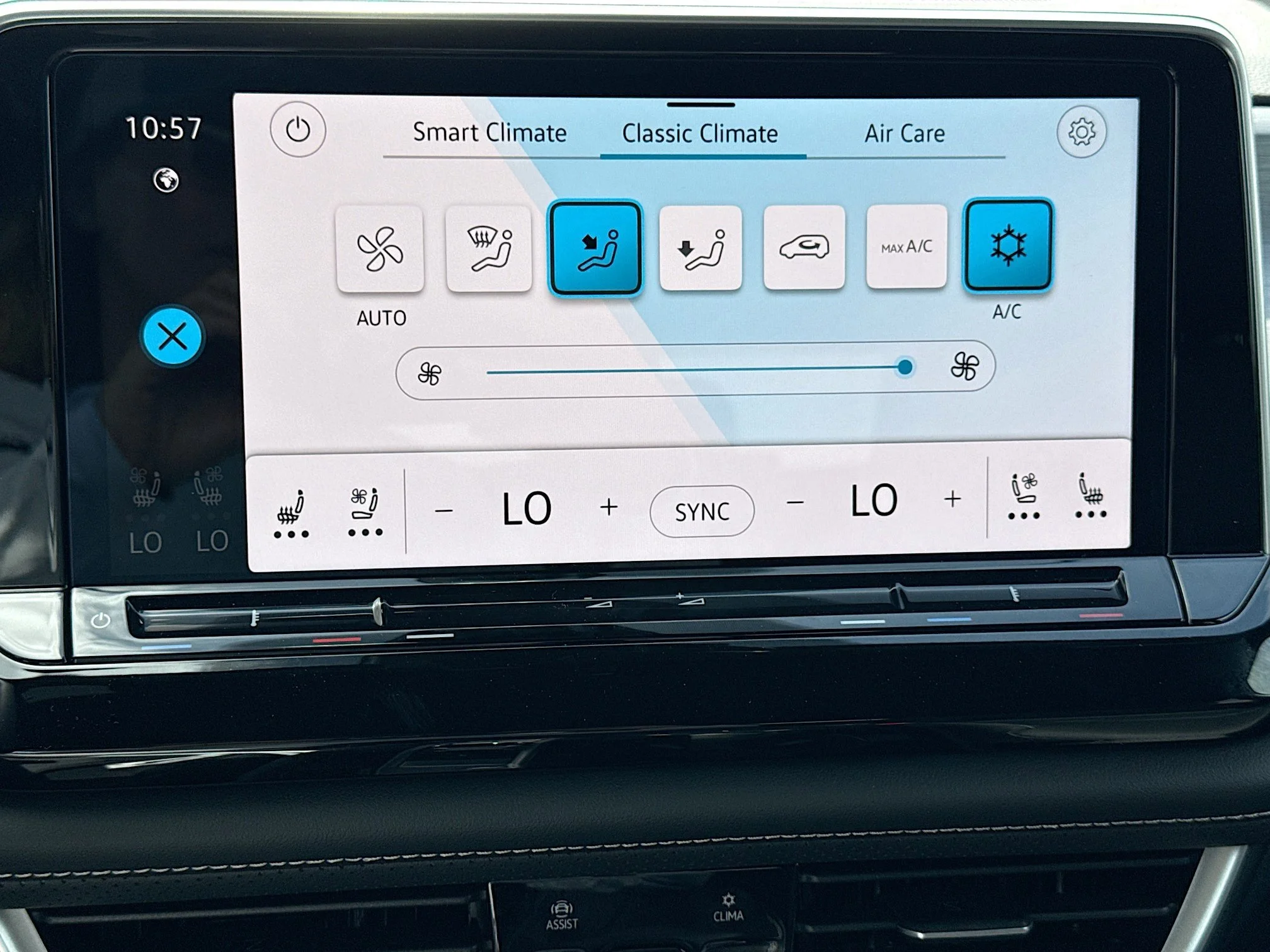 New 2026 White Pearl Volkswagen 2.0T SE w/Technology image 33