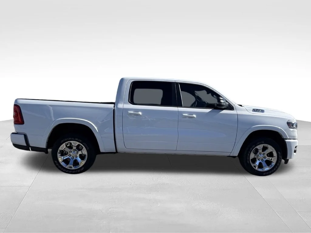 Used 2025 White Ram Big Horn/Lone Star image 28