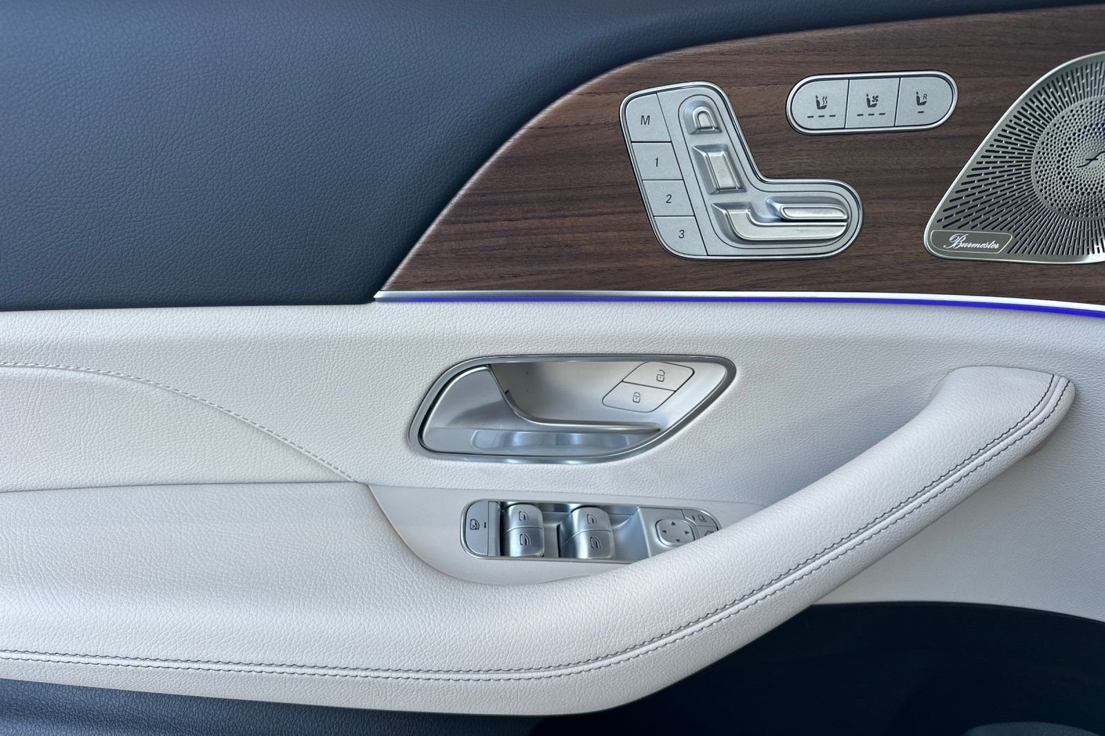 New 2026 White Mercedes-Benz GLS 450 image 11