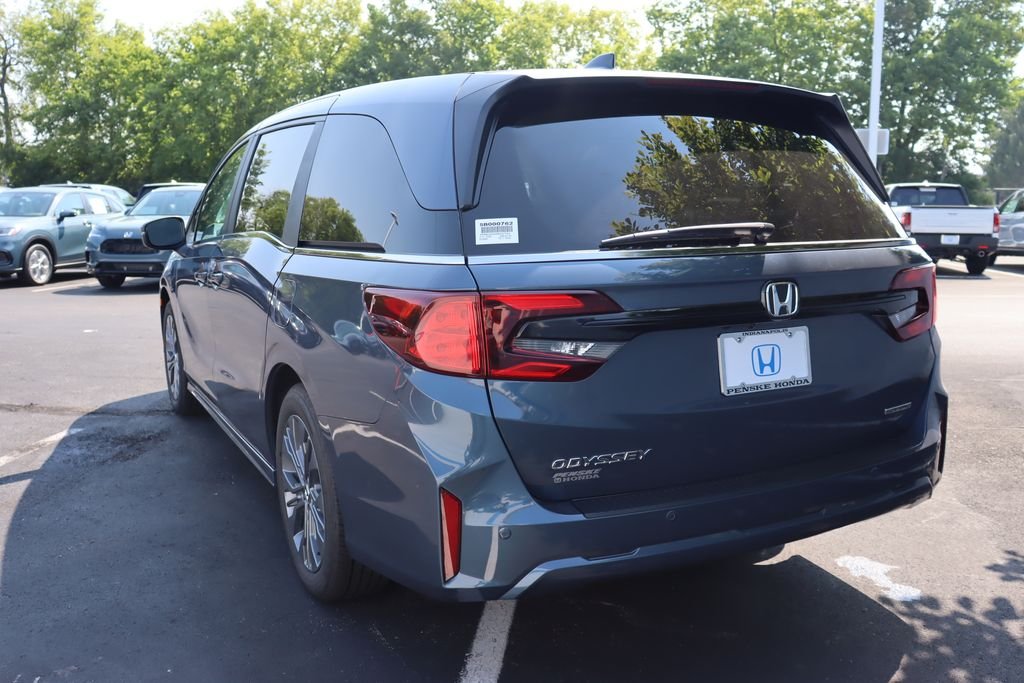 Used 2026 Gray Honda Touring image 3