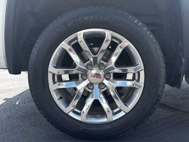 Used 2018 WHITE FROST TRICOAT GMC SLT image 10