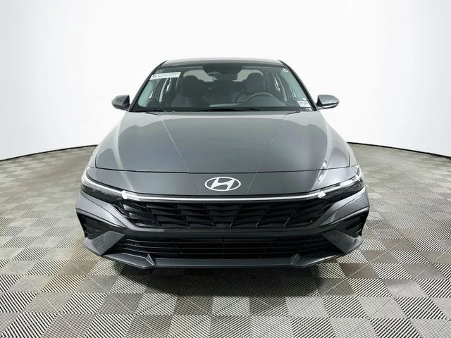 New 2026 Hyundai ELANTRA SE