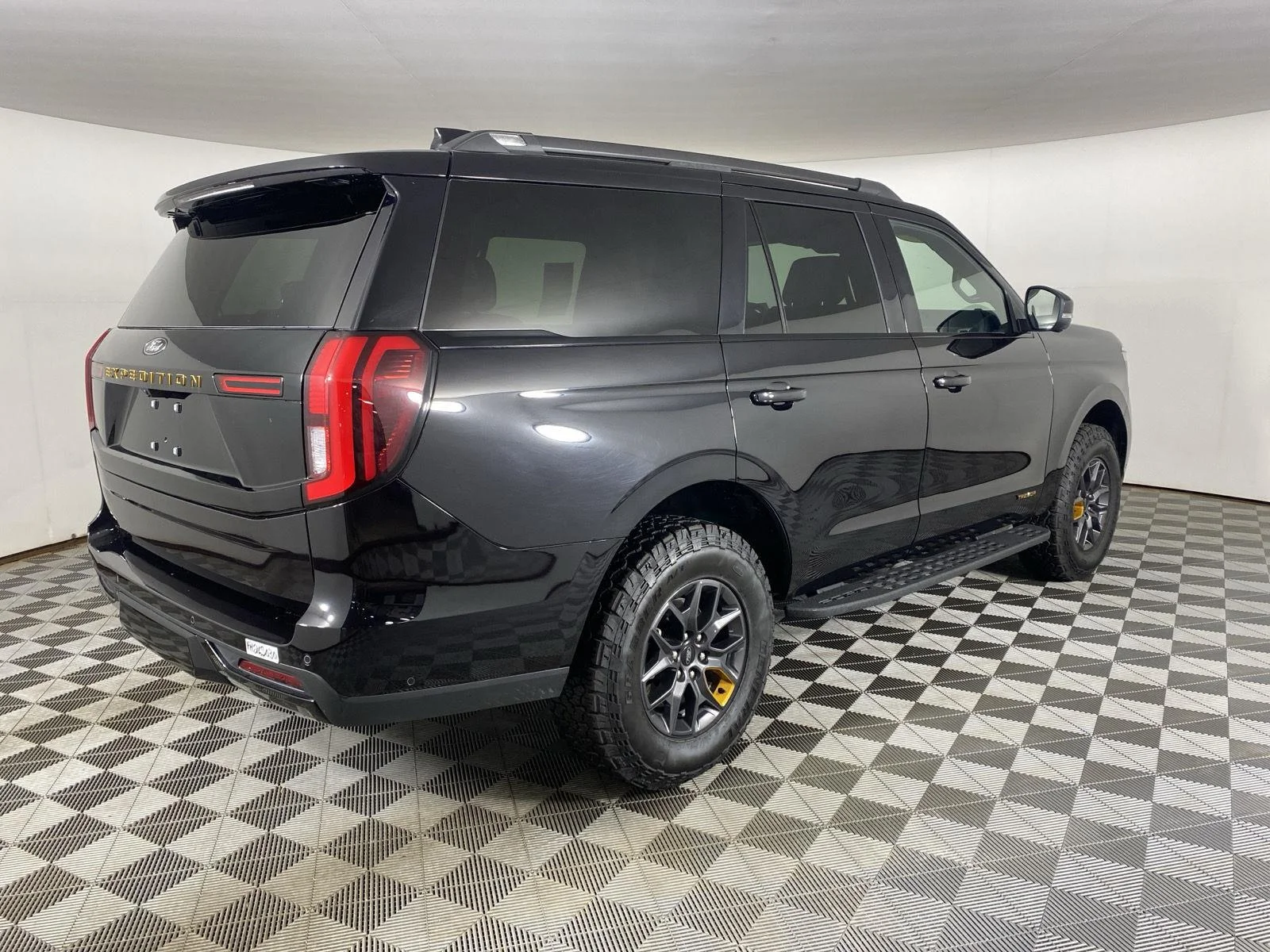 New 2025 Agate Black Metallic Ford TREMOR® image 7