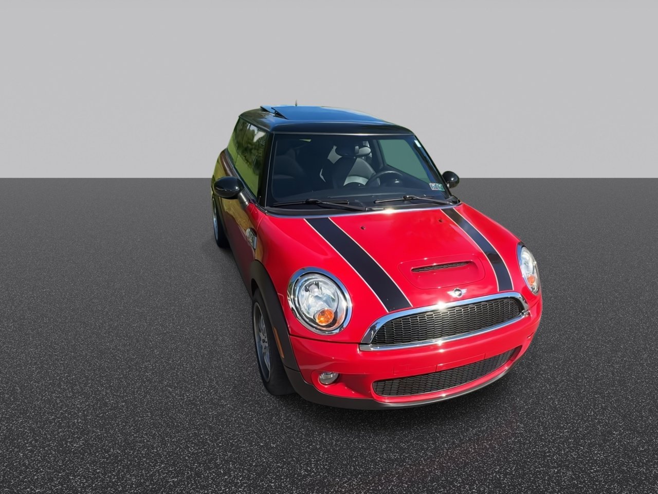 Used 2008 Chili Red MINI S image 2