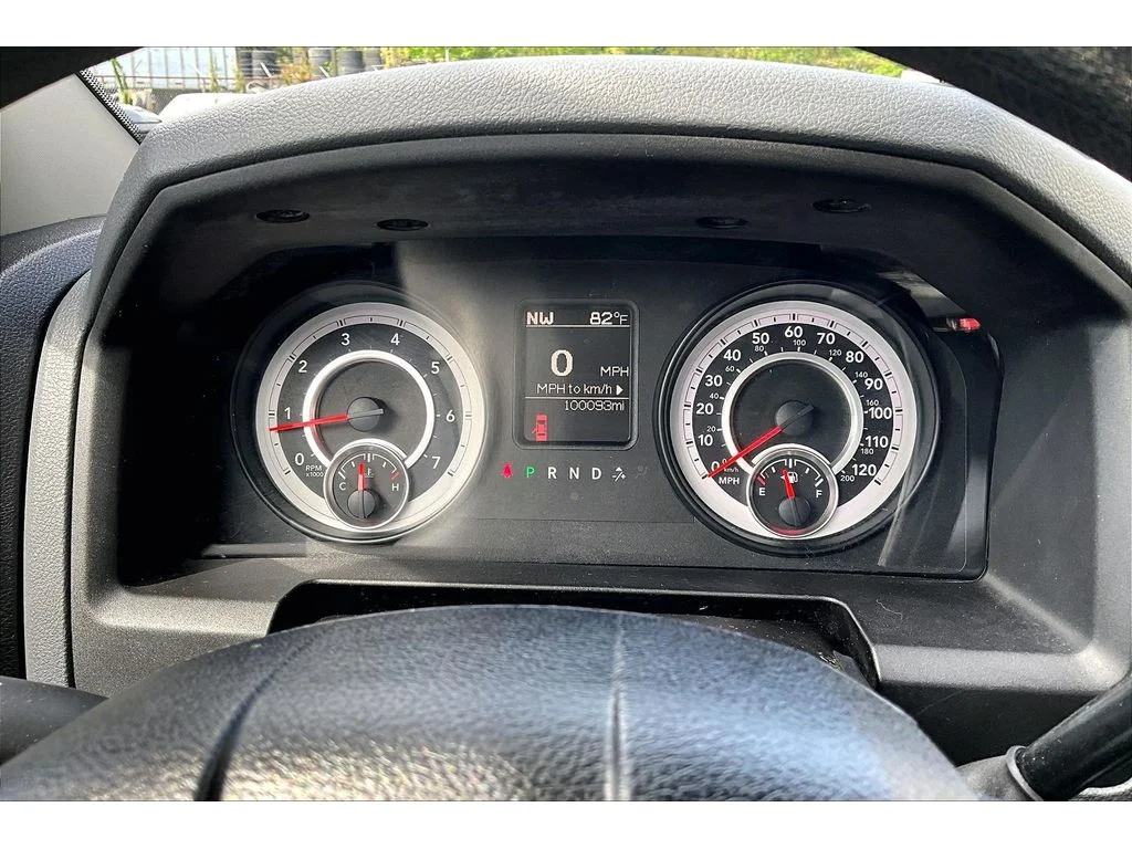 Used 2014  Ram SLT image 20