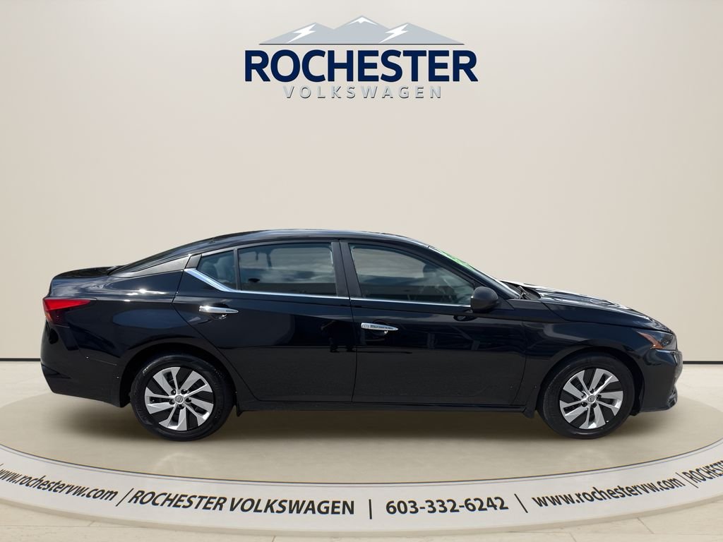 Used 2024 Super Black Nissan 2.5 S image 7