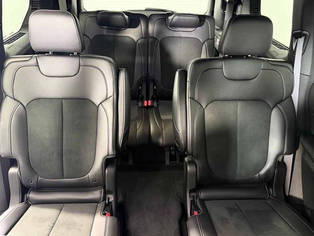 Used 2025 White Jeep Altitude image 18