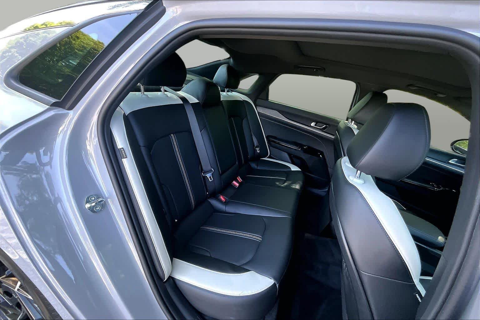 Used 2025 Wolf Gray Kia GT-Line image 21