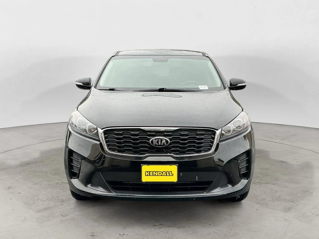 Used 2019 Black Kia L image 2