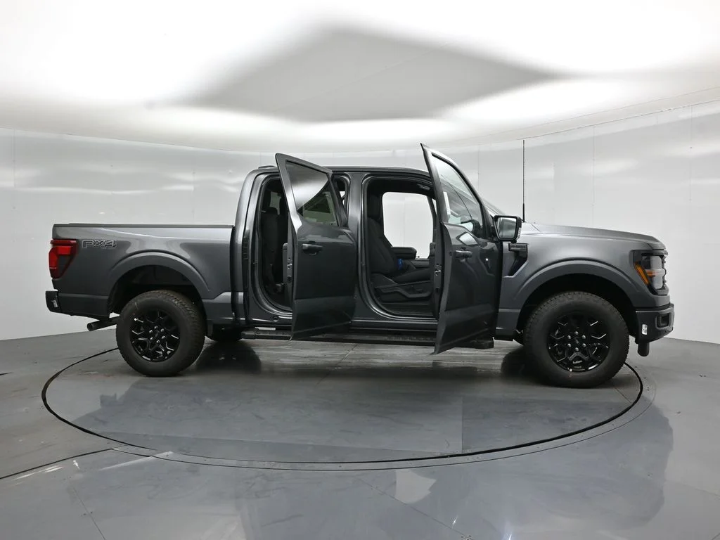 New 2026 Carbonized Gray Metallic Ford XLT image 4