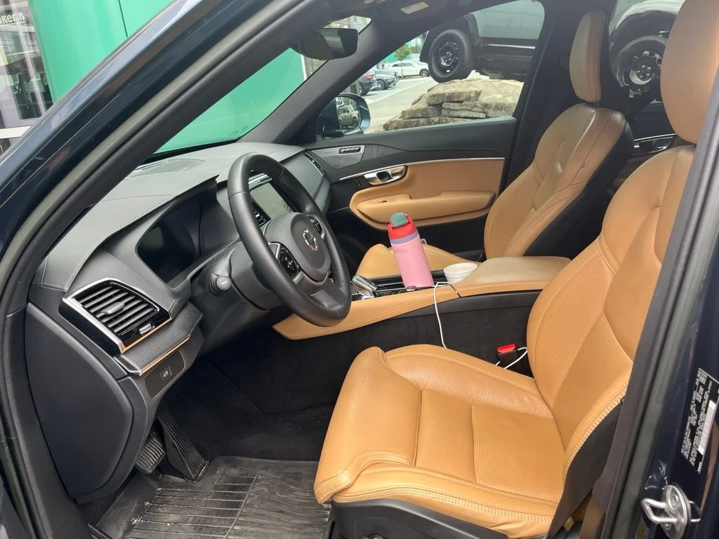Used 2023 Denim Blue Metallic Volvo Ultimate image 5