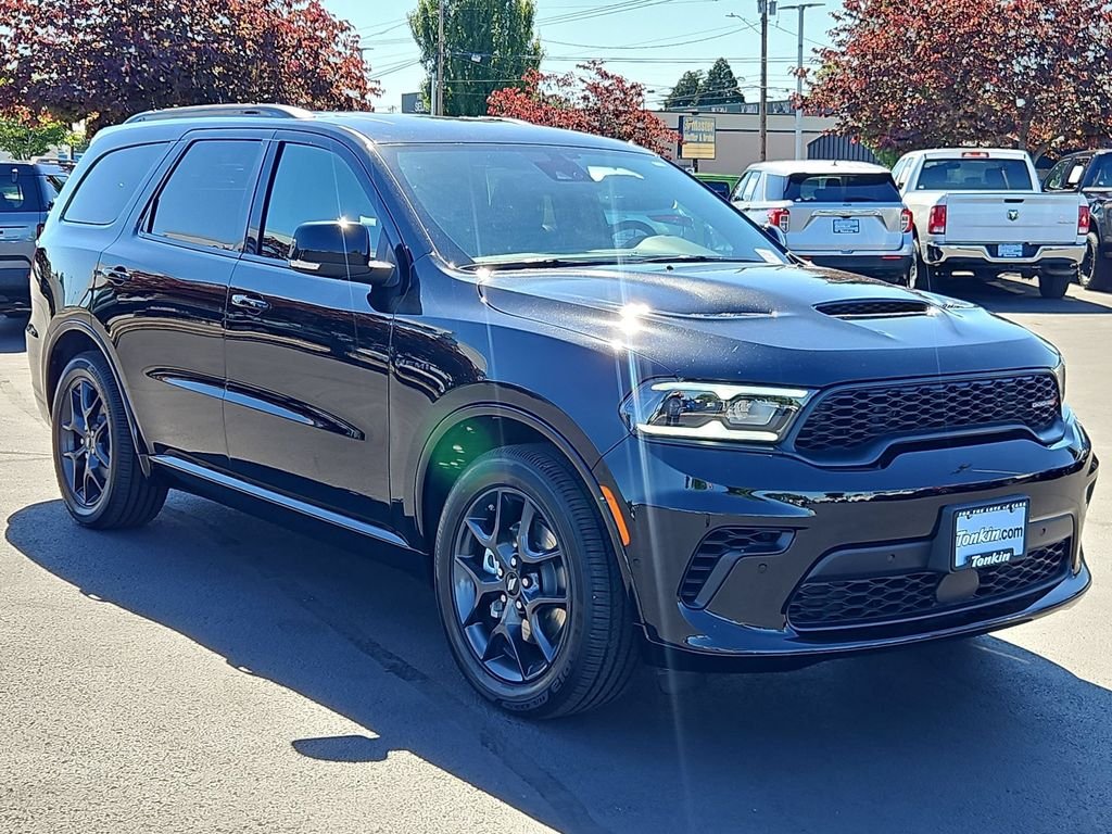 New 2026 Diamond Black Clear-Coat Exterior Paint Dodge GT Plus HEMI V8 image 8