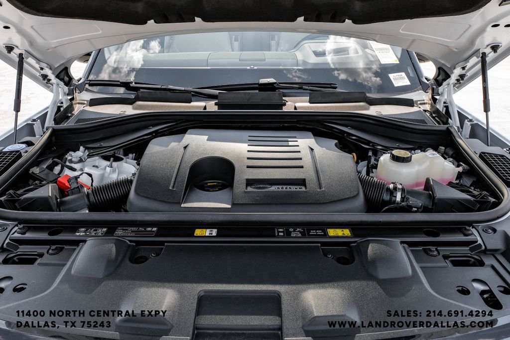 New 2027 Fuji White Land Rover SE image 50