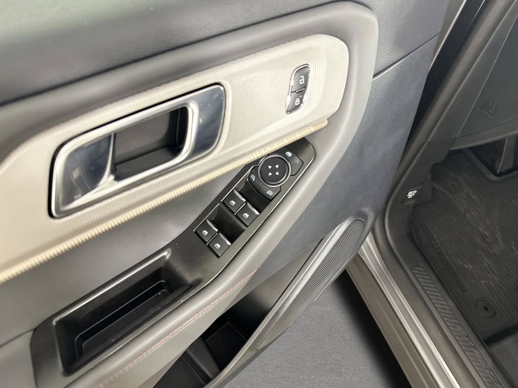 2025 Ford Explorer Active - Photo 17