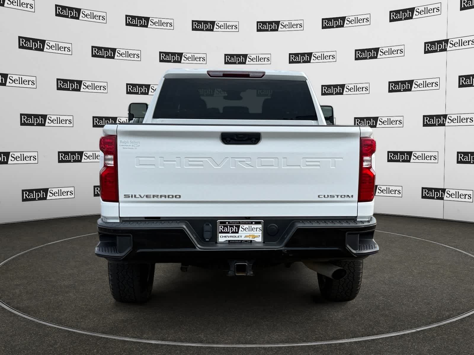 Used 2025 Summit White Chevrolet Custom image 5