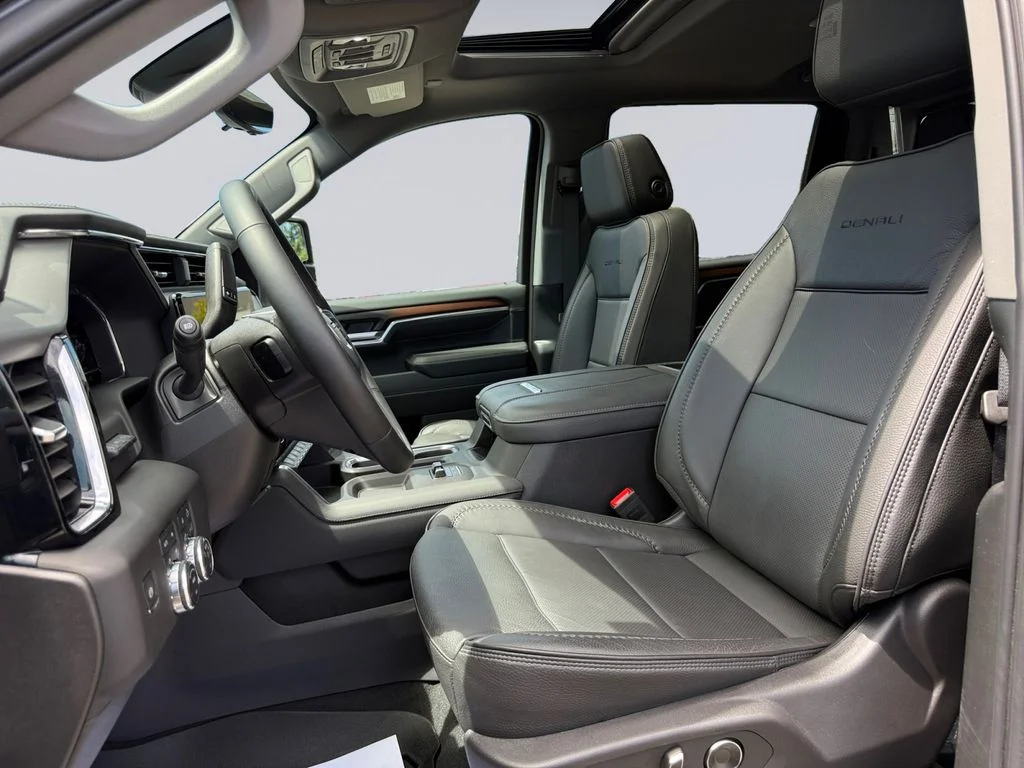 Used 2025 Black GMC Denali image 12