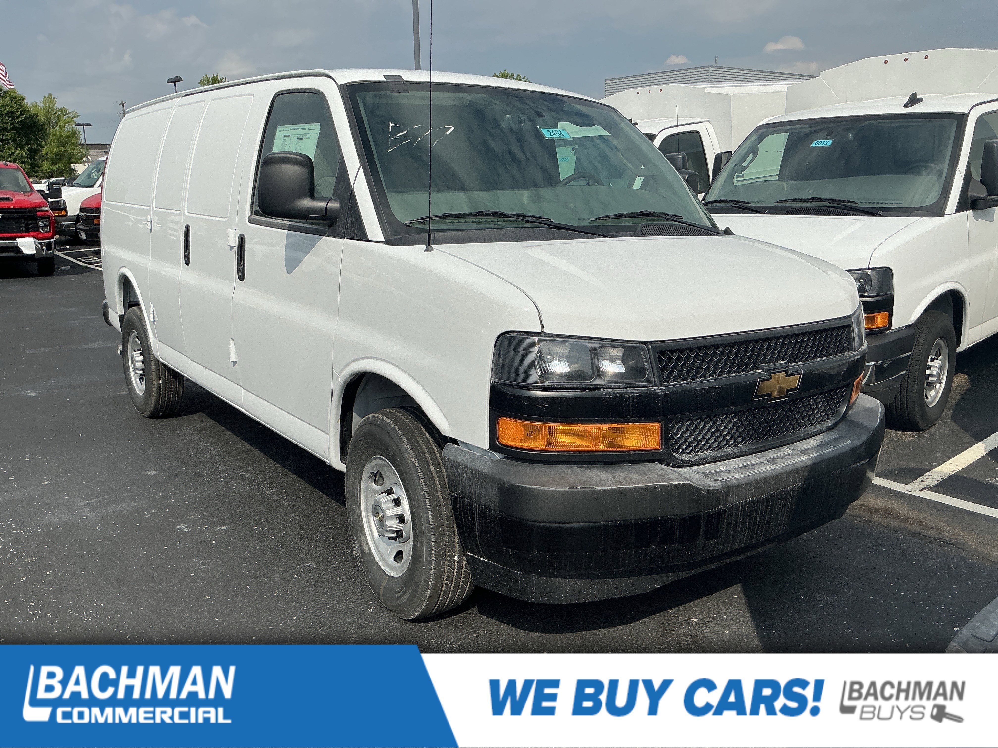 2026 Chevrolet Express 2500 Work Van HD's photo
