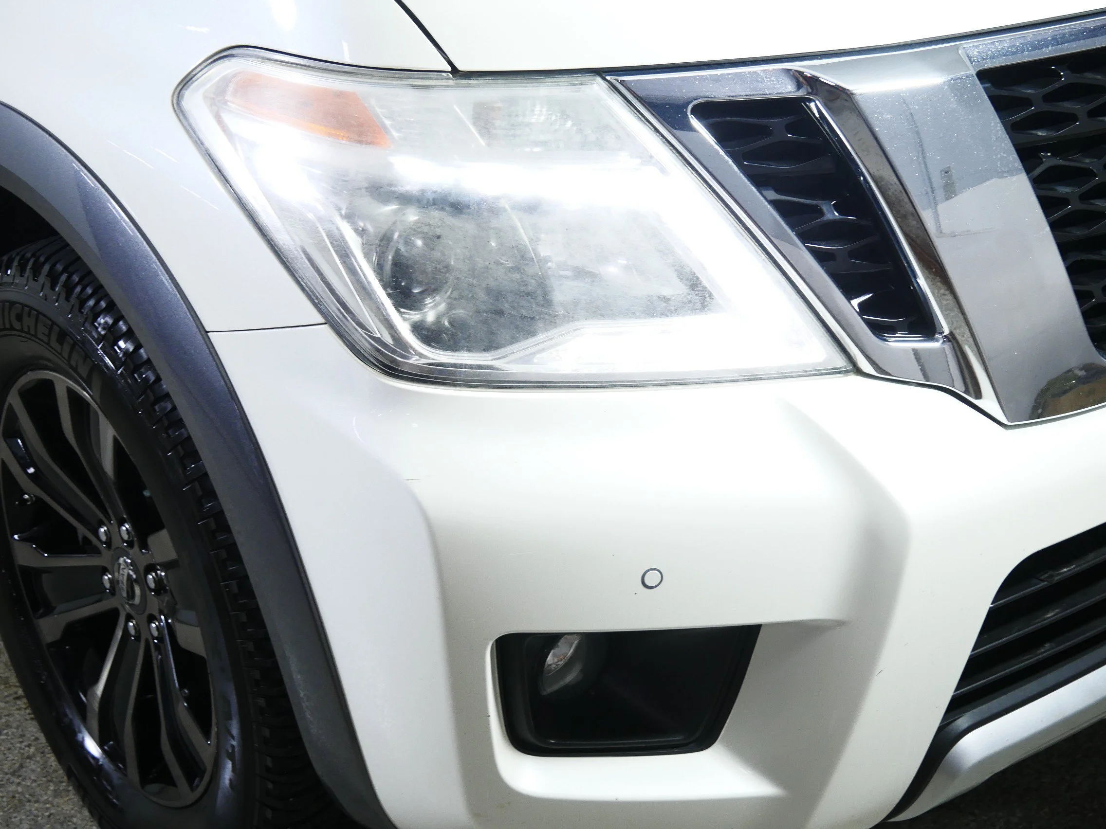 Used 2017 Pearl White Nissan Platinum image 16