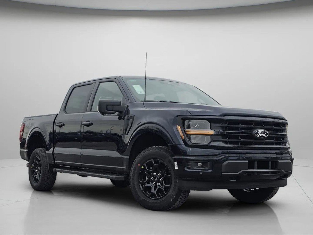 New 2026 Antimatter Blue Metallic Ford XLT image 2