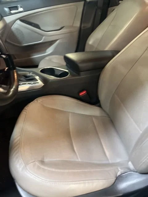 Used 2014 Bright Silver Kia EX image 9