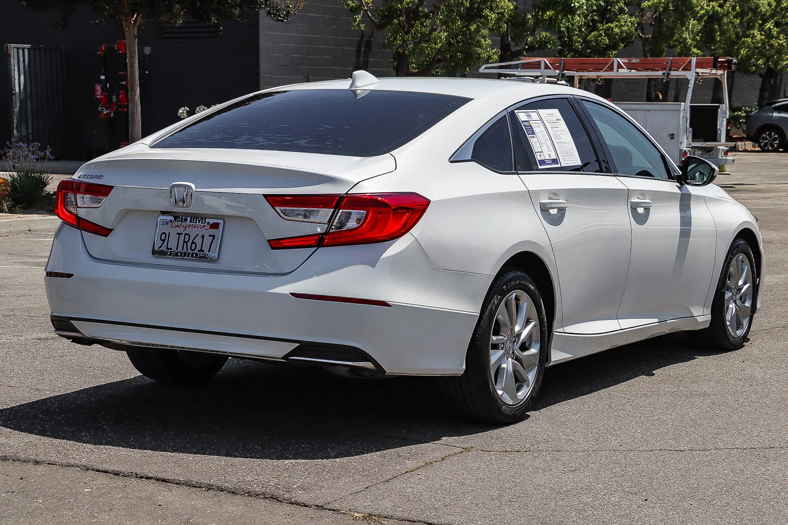 Used 2020 Platinum White Pearl Honda LX image 7