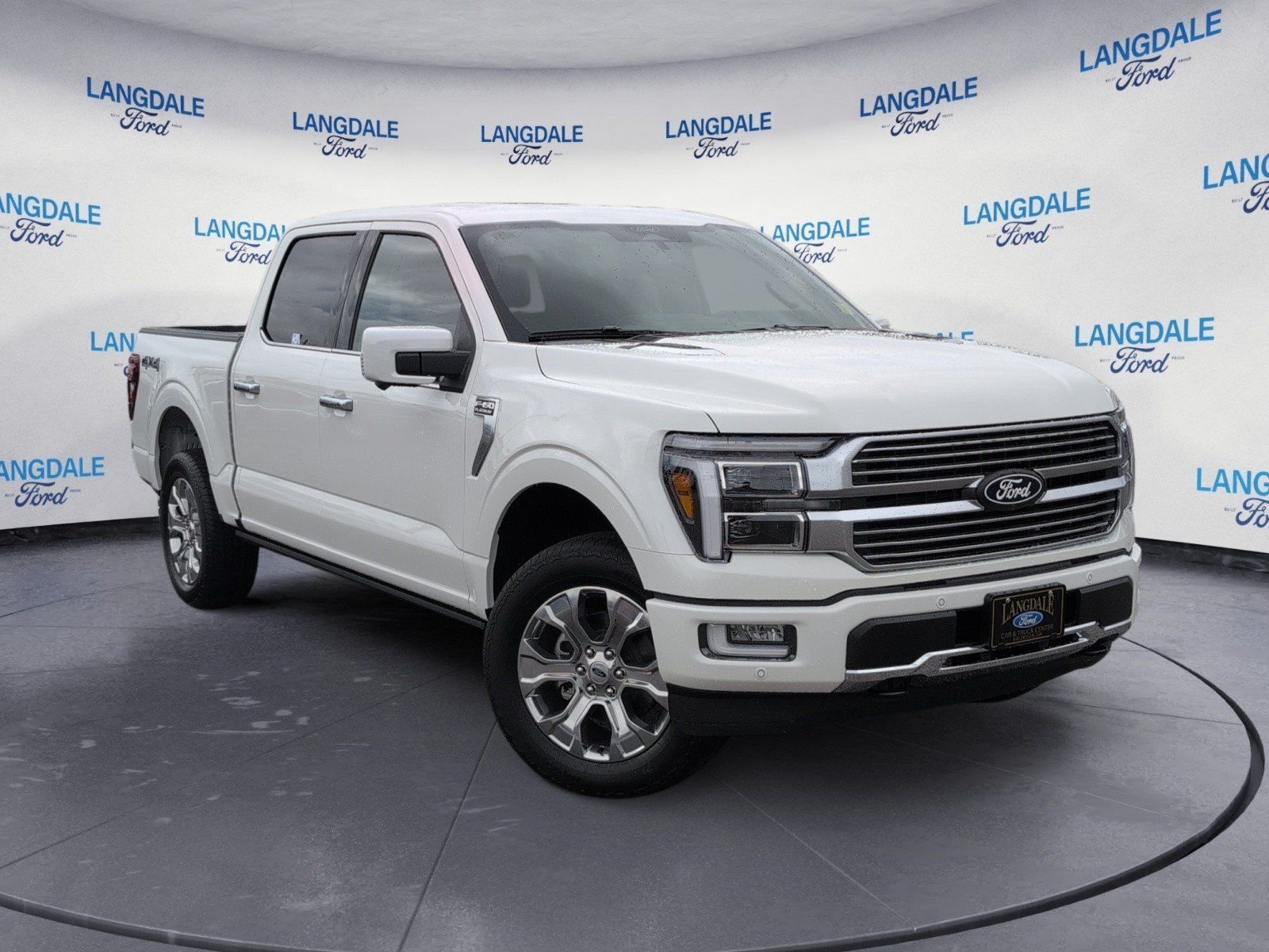 New 2026 Star White Metallic Tri-Coat Ford Platinum image 2