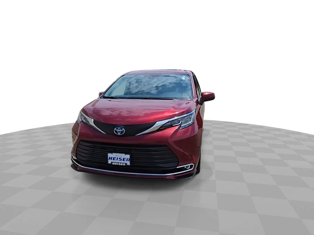 Used 2021 Red Toyota XLE image 3