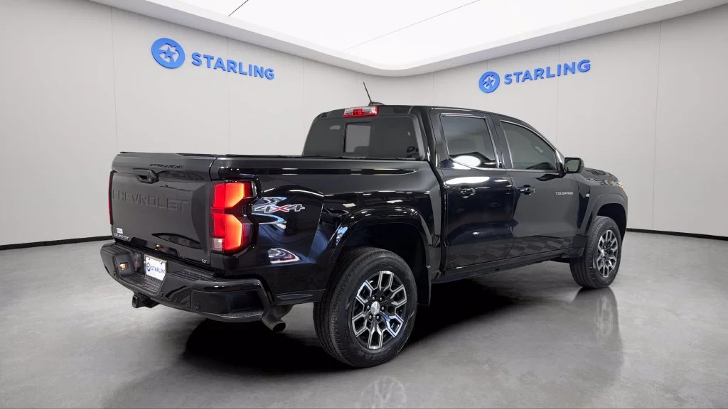 Used 2023 BLACK Chevrolet 4WD LT image 9