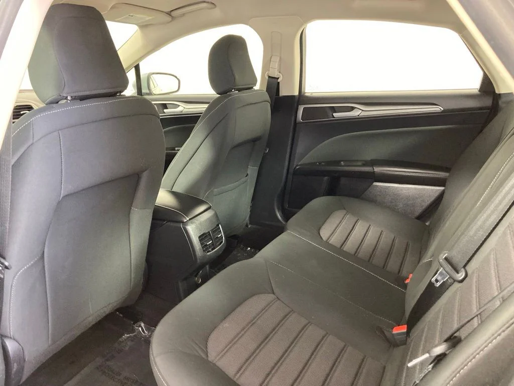 Used 2020 Silver Ford SE image 15
