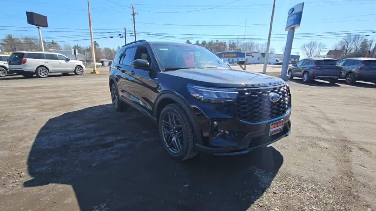 New 2026 Agate Black Metallic Ford ST-Line image 2