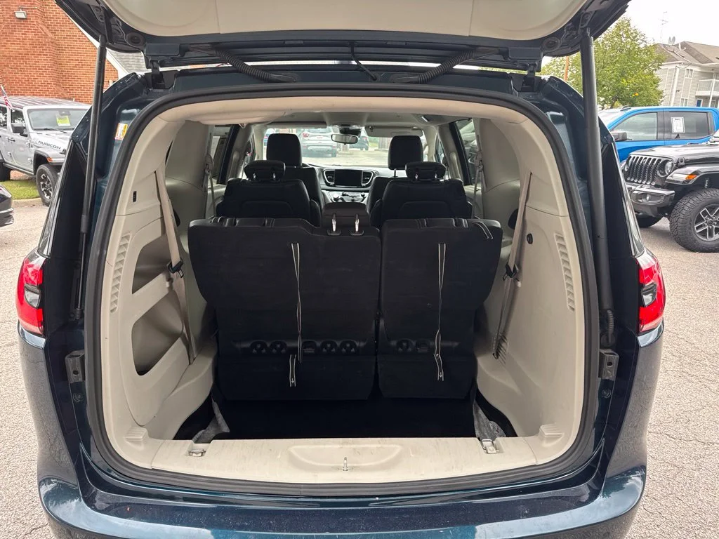 Used 2023 Blue Chrysler Touring L image 7