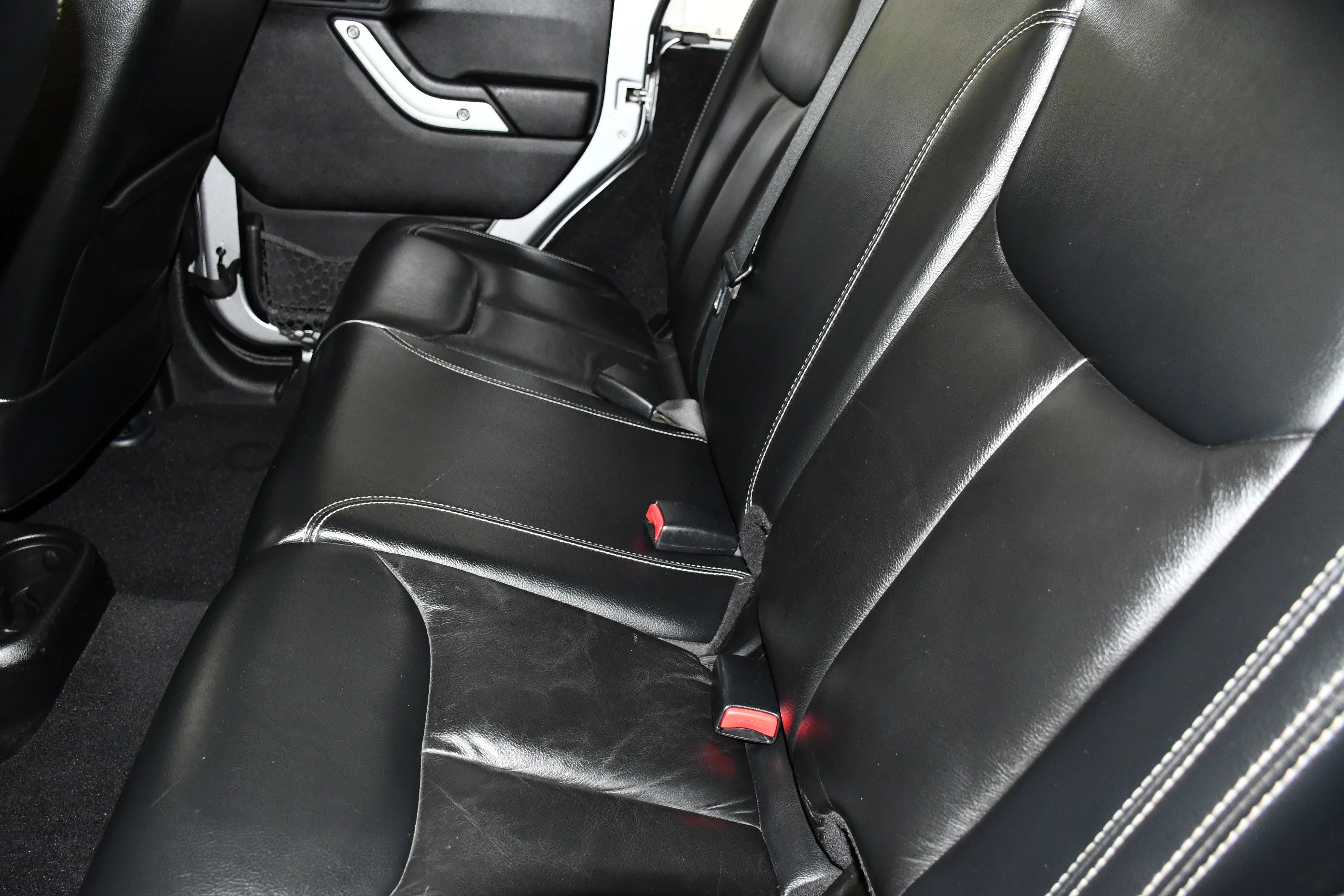 Used 2013 Billet Silver Metallic Jeep Sahara image 46