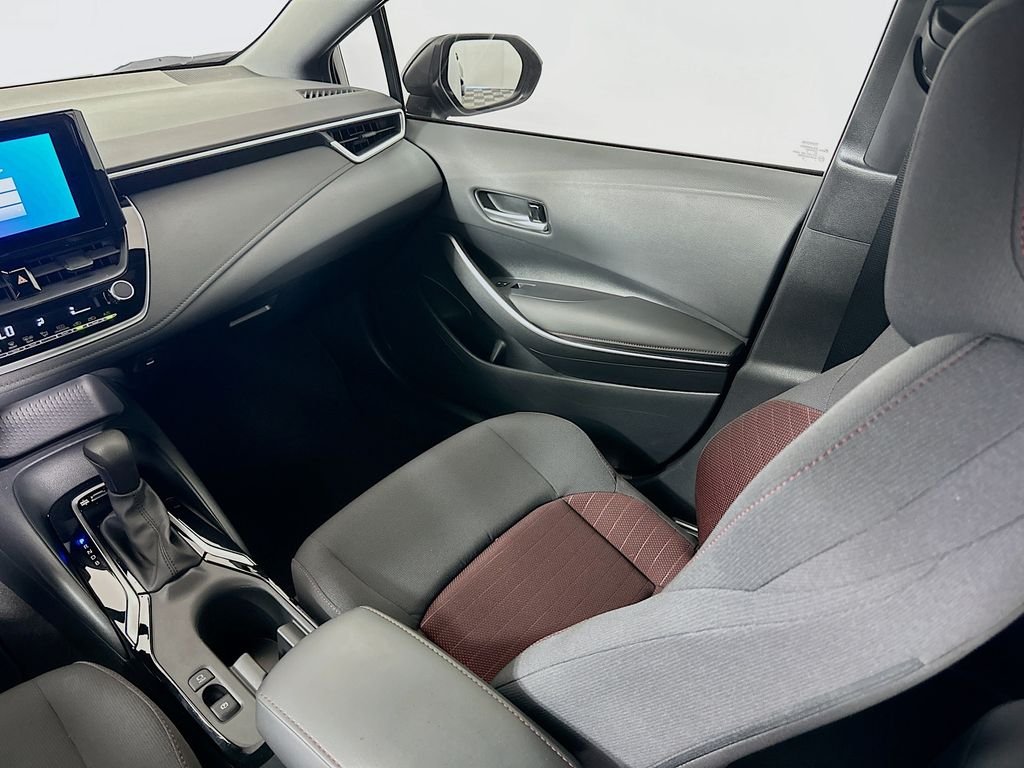 Used 2024  Toyota SE image 22