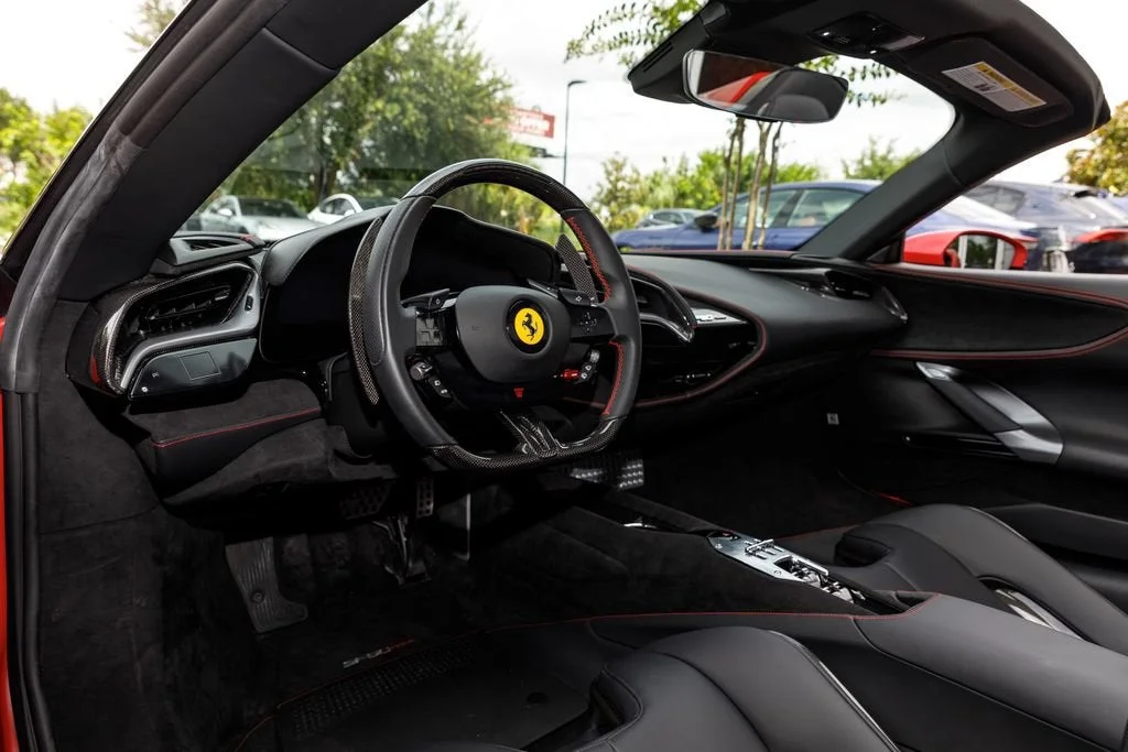 Used 2025 Rosso Ferrari F1-75 Opaco Ferrari  image 9