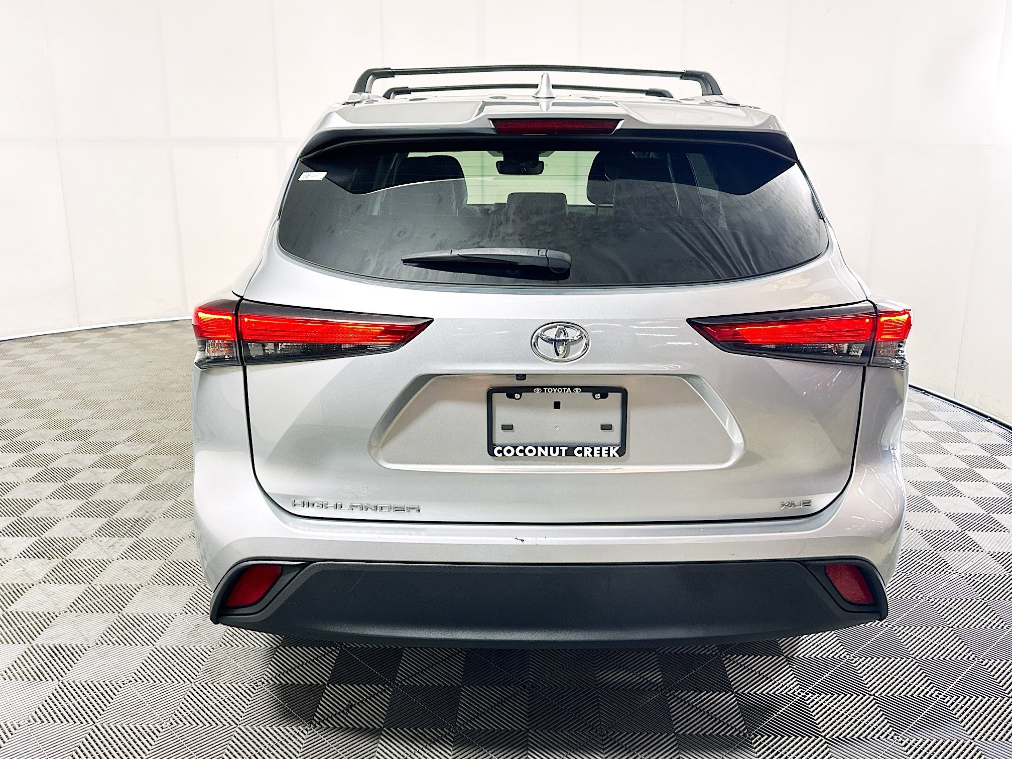 Used 2023 Celestial Silver Metallic Toyota XLE image 4