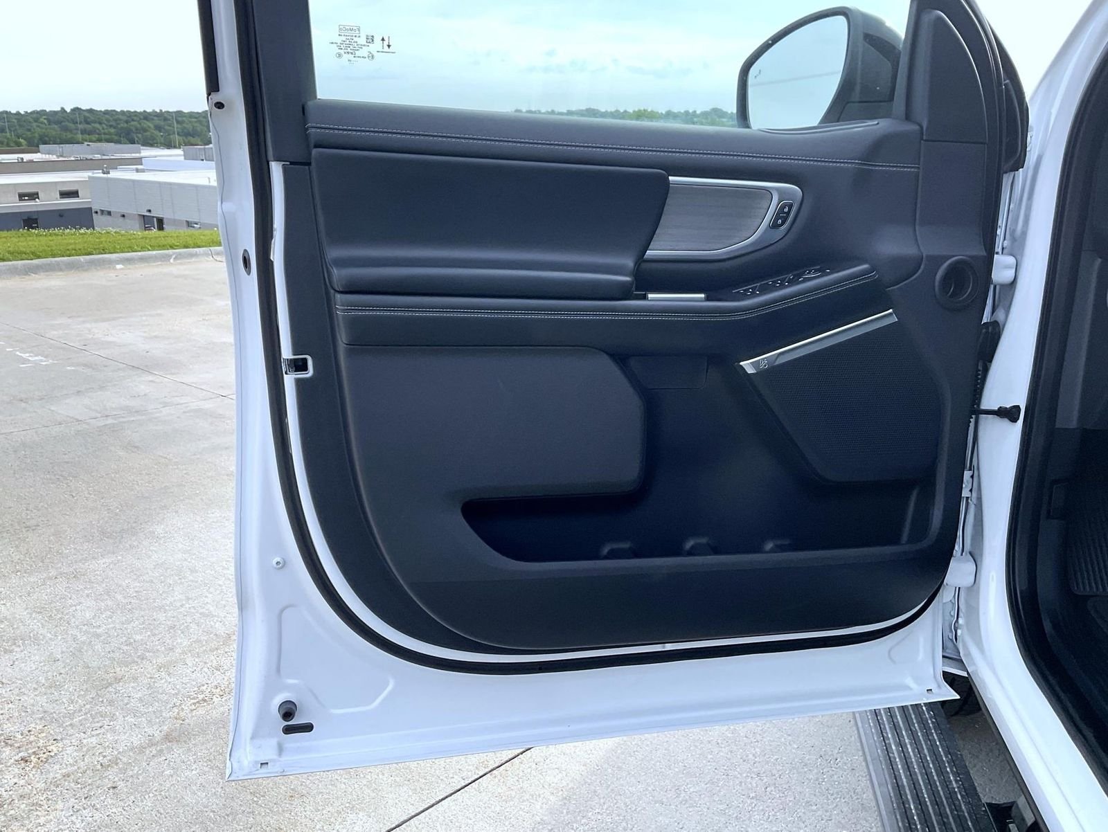 Used 2025 White Ford Platinum image 10