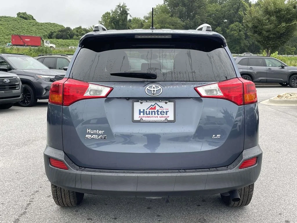 Used 2014 Shoreline Blue Pearl Toyota LE image 30