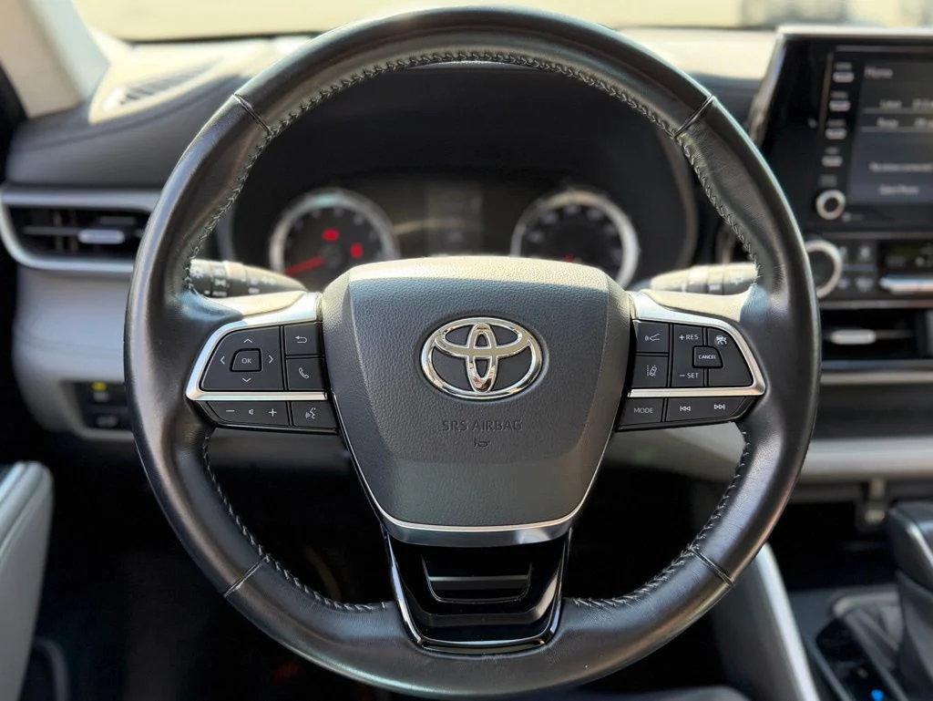 Used 2021 Gray Toyota LE image 8