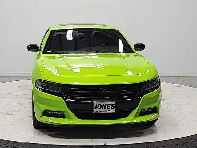 Used 2023 Green Dodge SXT image 2