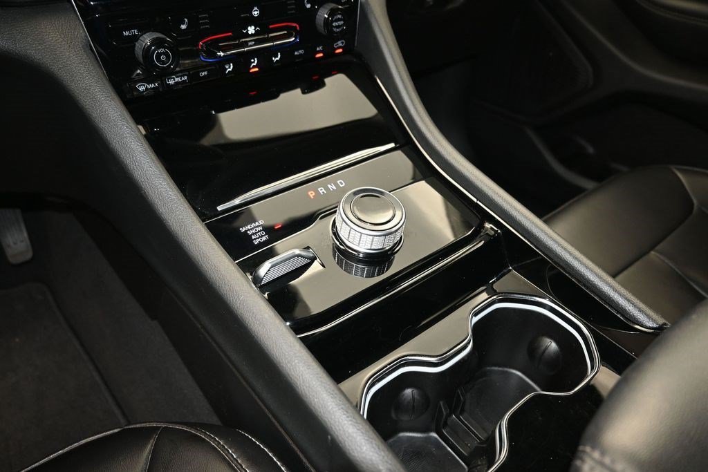 Used 2023 Silver Zynith Jeep Limited image 22
